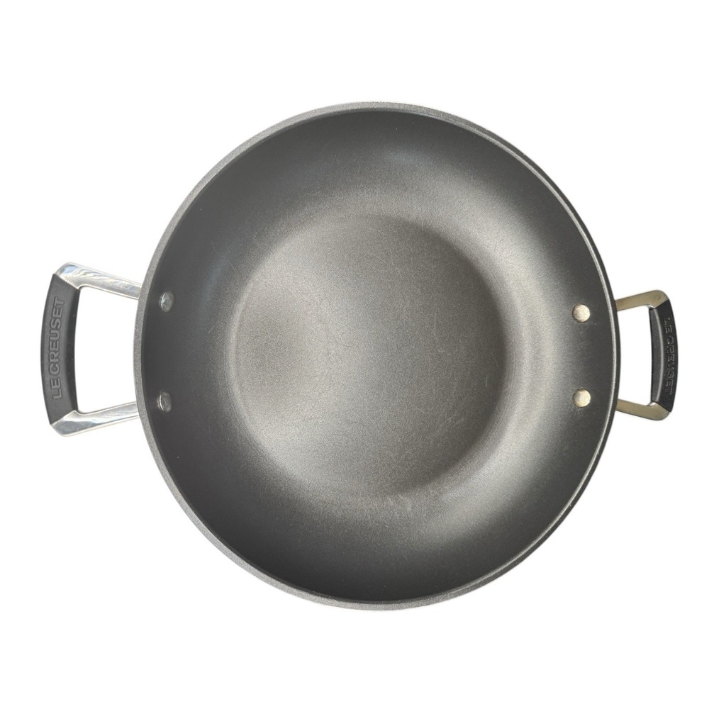 Le Creuset 12" 30cm Nonstick Saute Pan w/ Lid 3.7L Double Handle EUC - Picture 9 of 16
